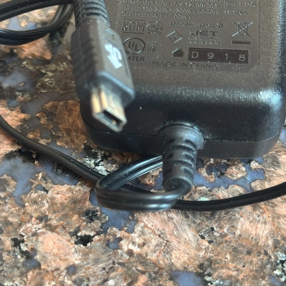 BlackBerry Cell Phone Power Adapter plug charger - Picture 2 of 3